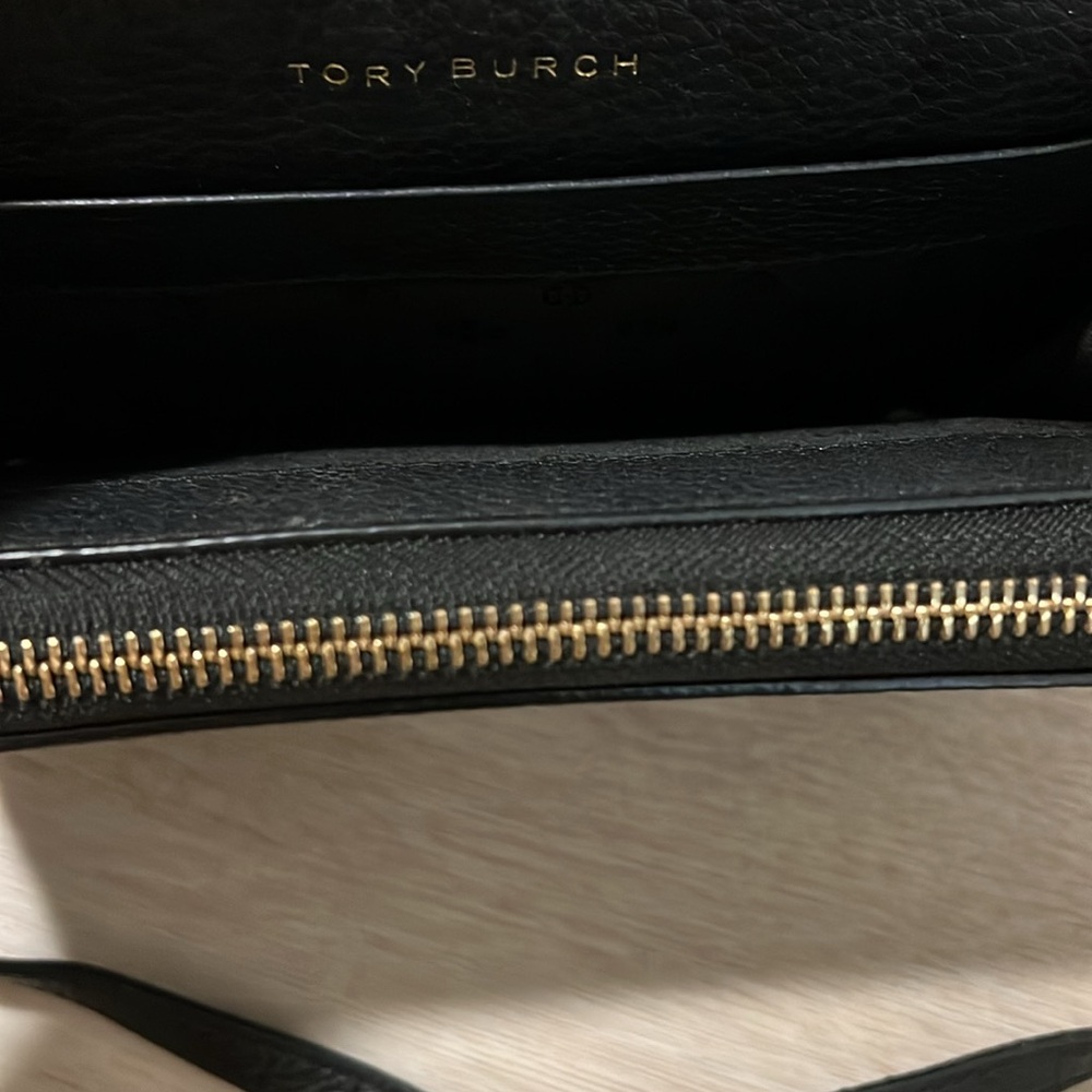 Authentic Tory Burch Harper Flat Crossbody Purse - Picture 3 of 4